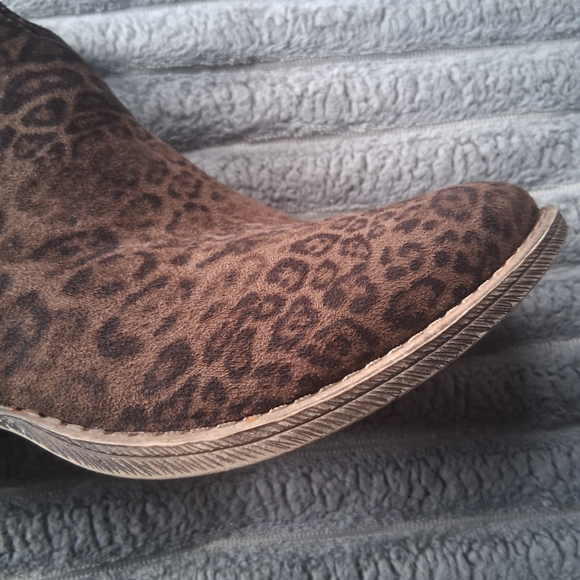 Very G Brown Leopard Print Ankle Boots With Zipper - Picture 6 of 10